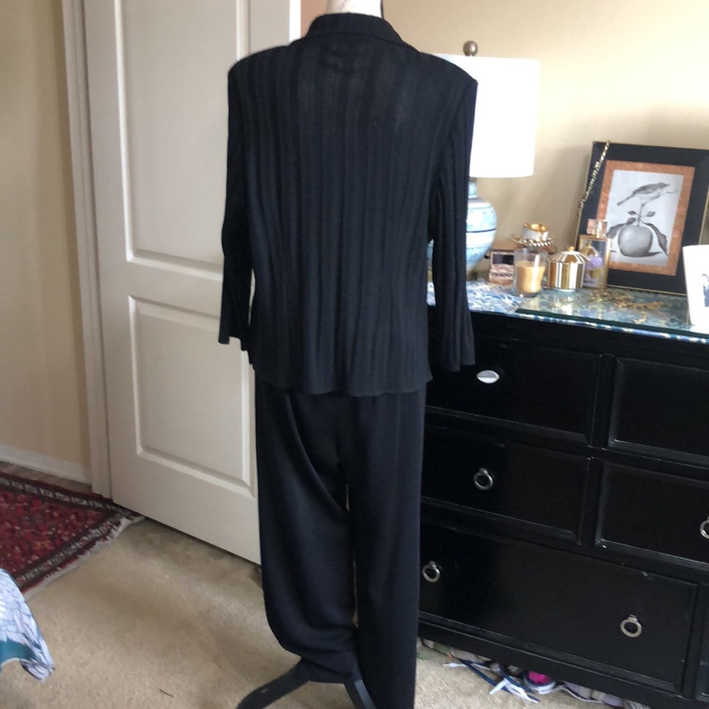 Exclusively Misook 2 Piece Coordinating Pant Suit - image 2